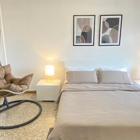 Casa Relax Con Parcheggio E Metro Apartment *