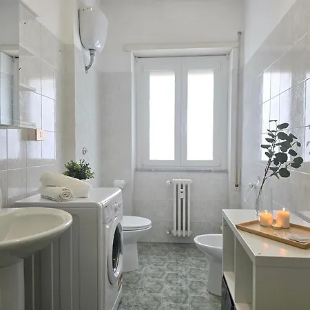 Romeway - Metro & Parking Apartment *