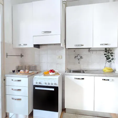 Romeway - Metro & Parking *